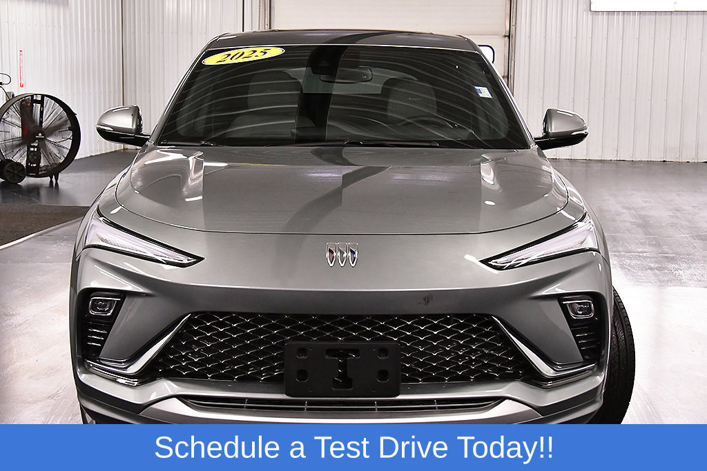 Used 2025 Buick Envista Avenir FWD image 2
