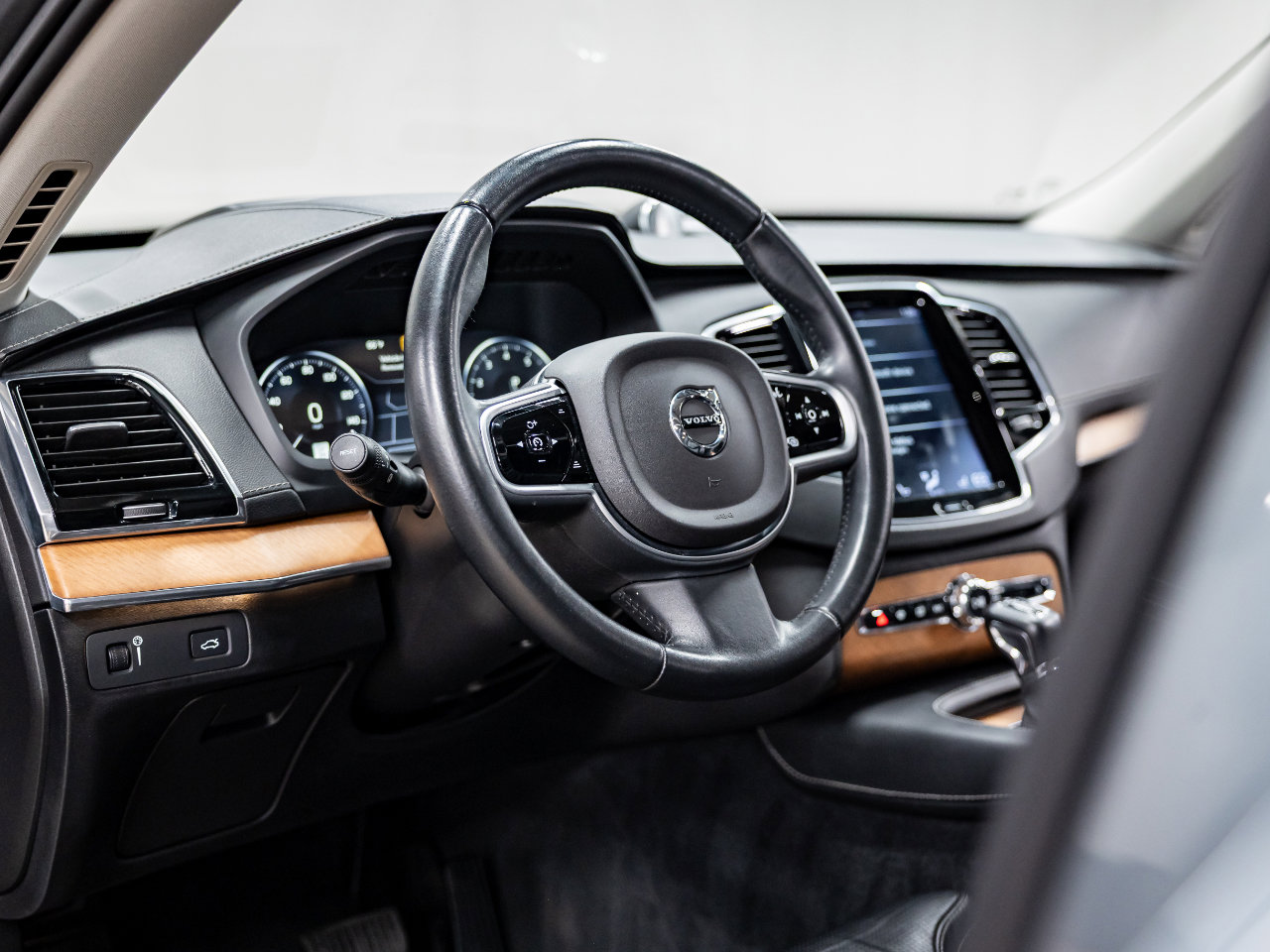 Used 2019 Volvo XC90 T6 Inscription w/ Advanced Package image 38