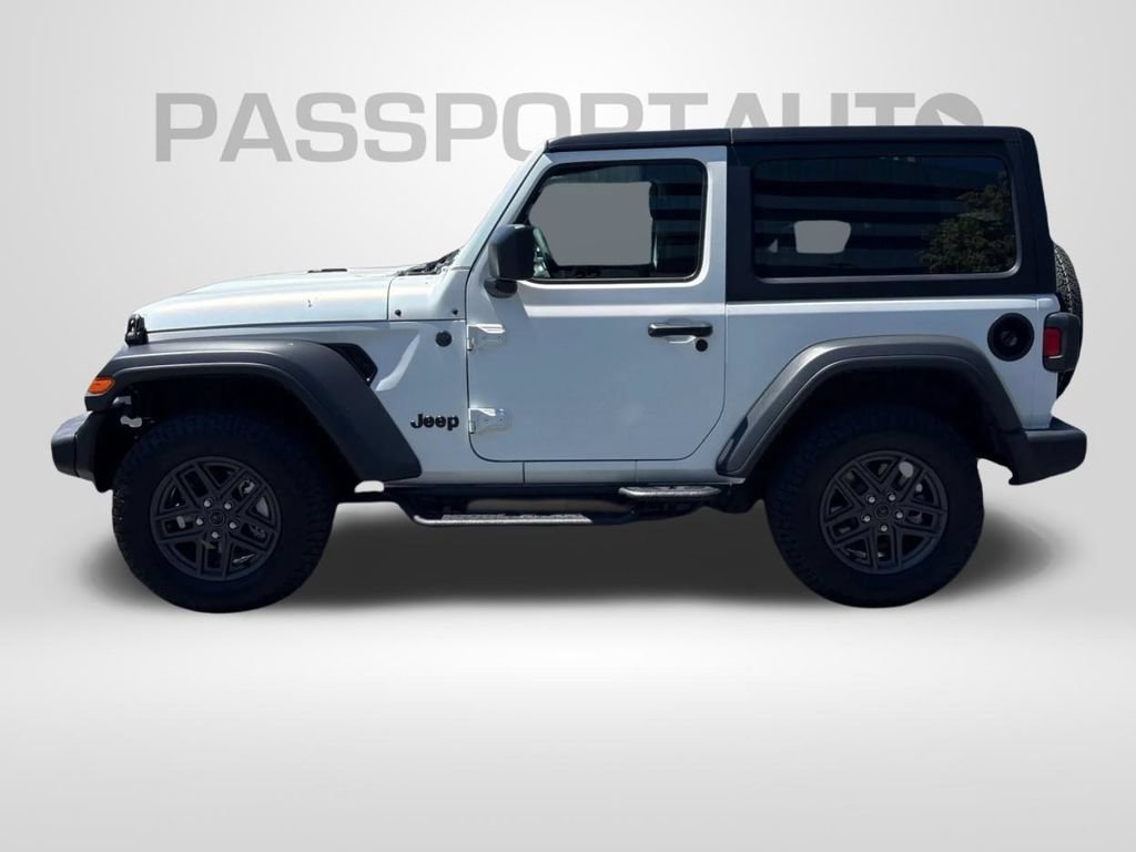 Used 2025 Jeep Wrangler Sport AWD/4WD image 9