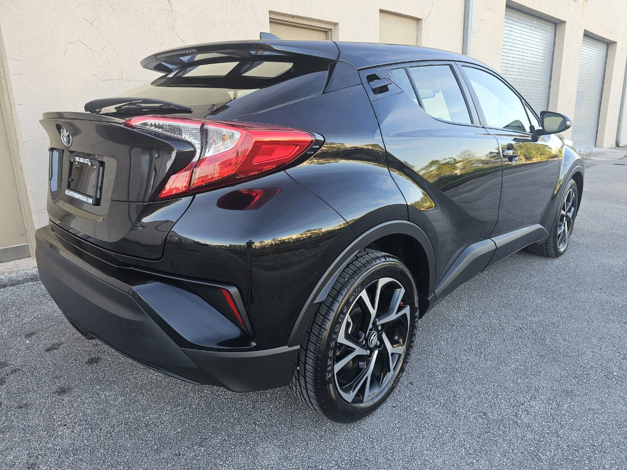 Used 2019 Toyota C-HR Limited image 2
