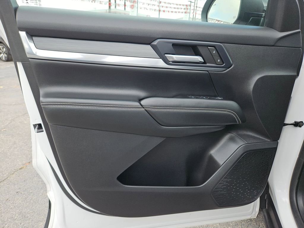 Used 2025 GMC Terrain Elevation AWD/4WD image 14