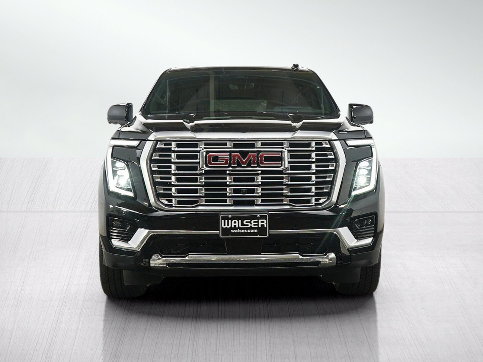 Used 2025 GMC Yukon XL Denali w/ Denali Reserve Package AWD/4WD image 9