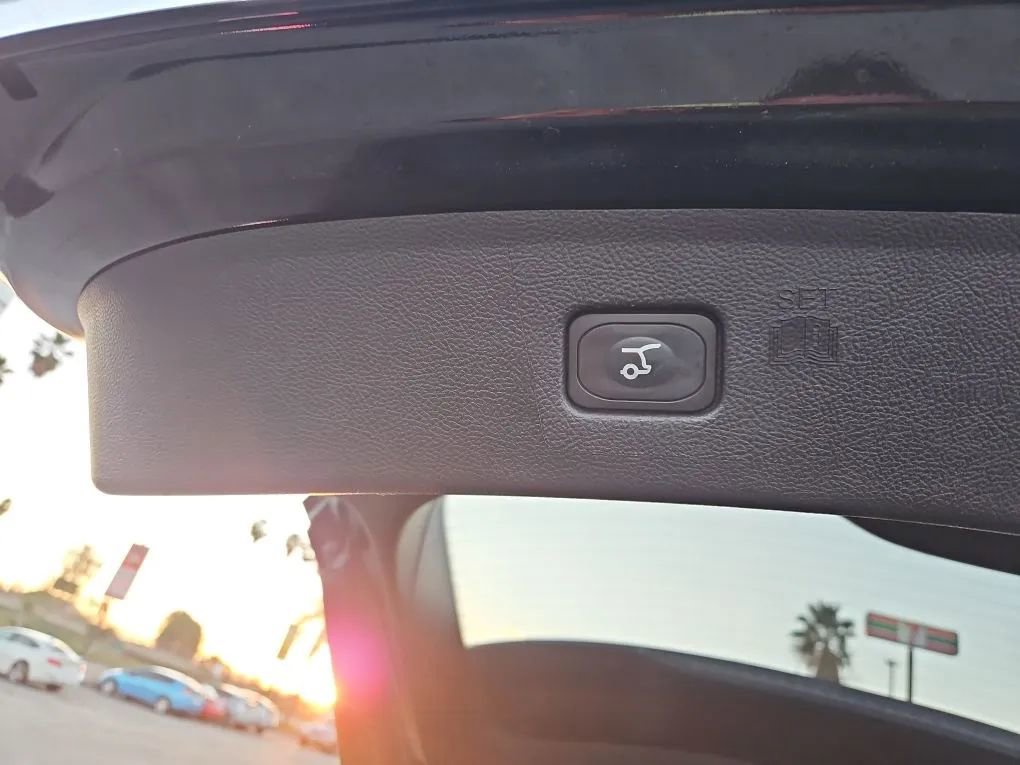 Used 2015 Ford Edge Titanium w/ Equipment Group 302A image 23