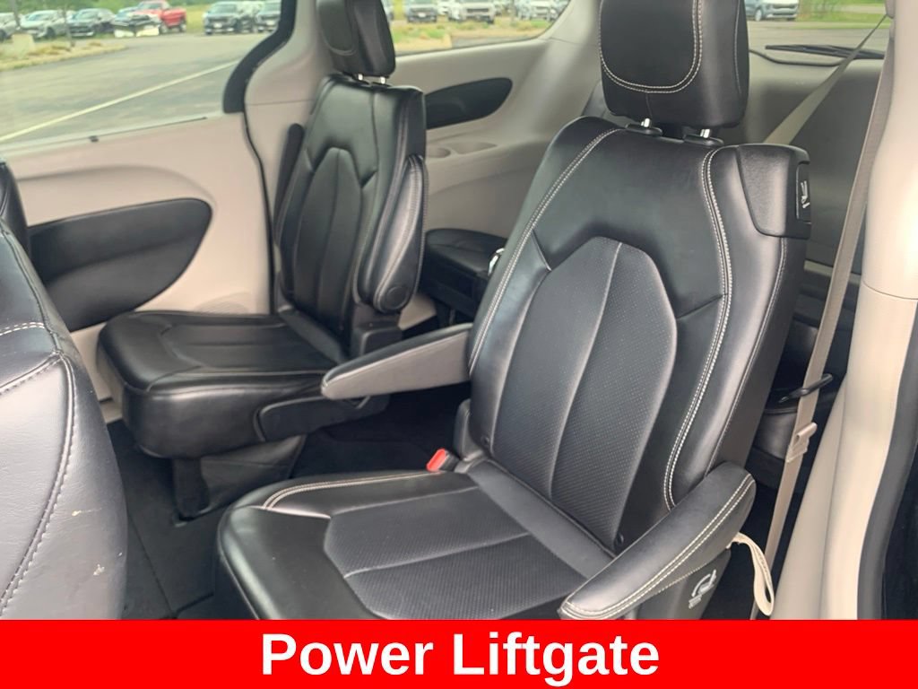 Used 2024 Chrysler Pacifica Touring-L FWD image 10