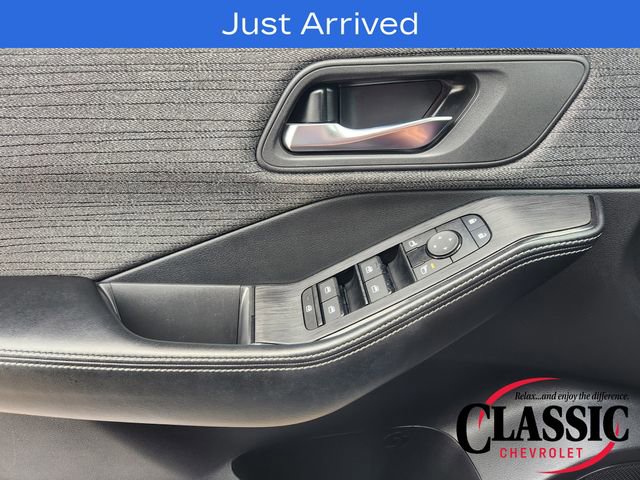 Used 2023 Nissan Rogue SV FWD image 30