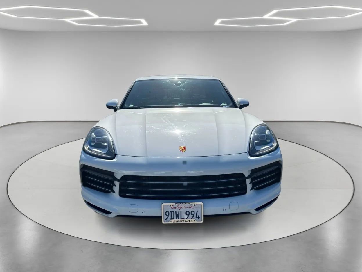 Used 2023 Porsche Cayenne image 2