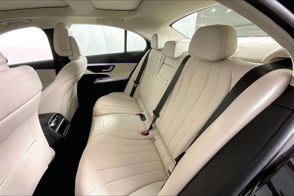 Used 2026 Mercedes-Benz E 350 4MATIC Sedan image 18
