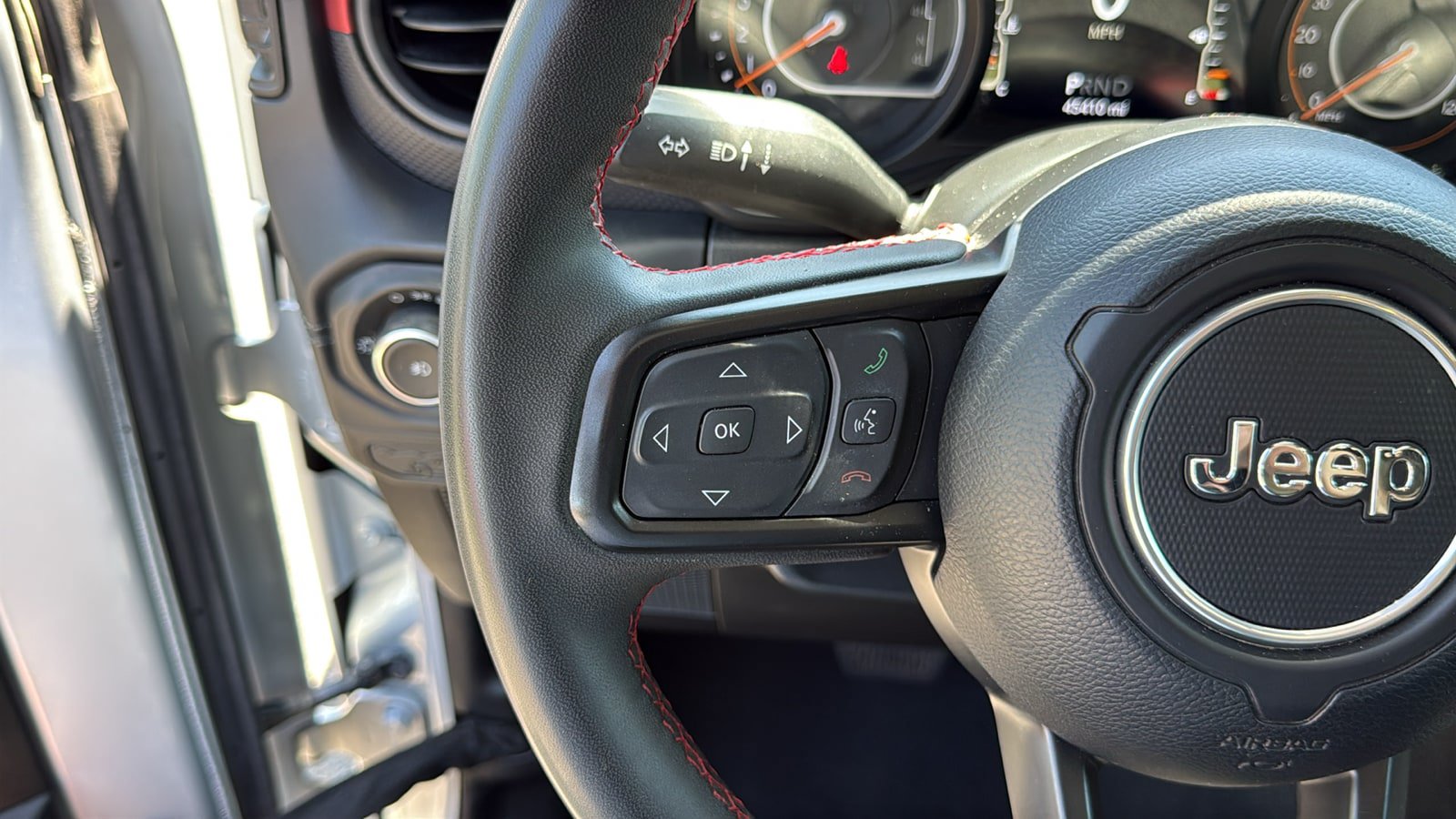 Used 2024 Jeep Wrangler Unlimited Rubicon AWD/4WD image 14
