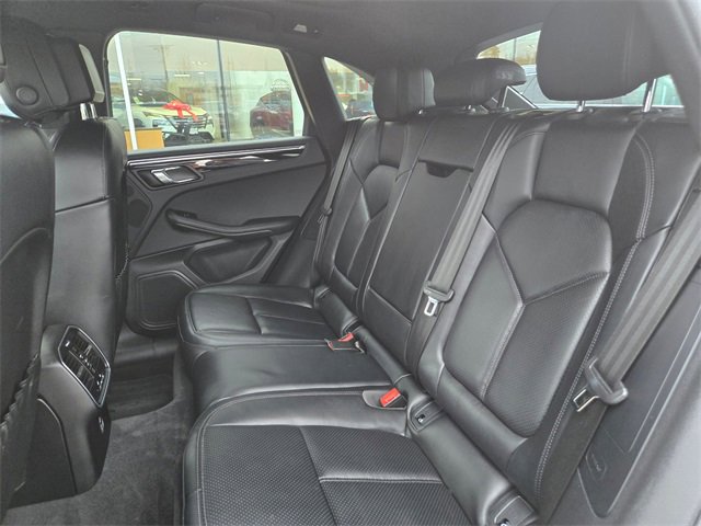 Used 2024 Porsche Macan image 17