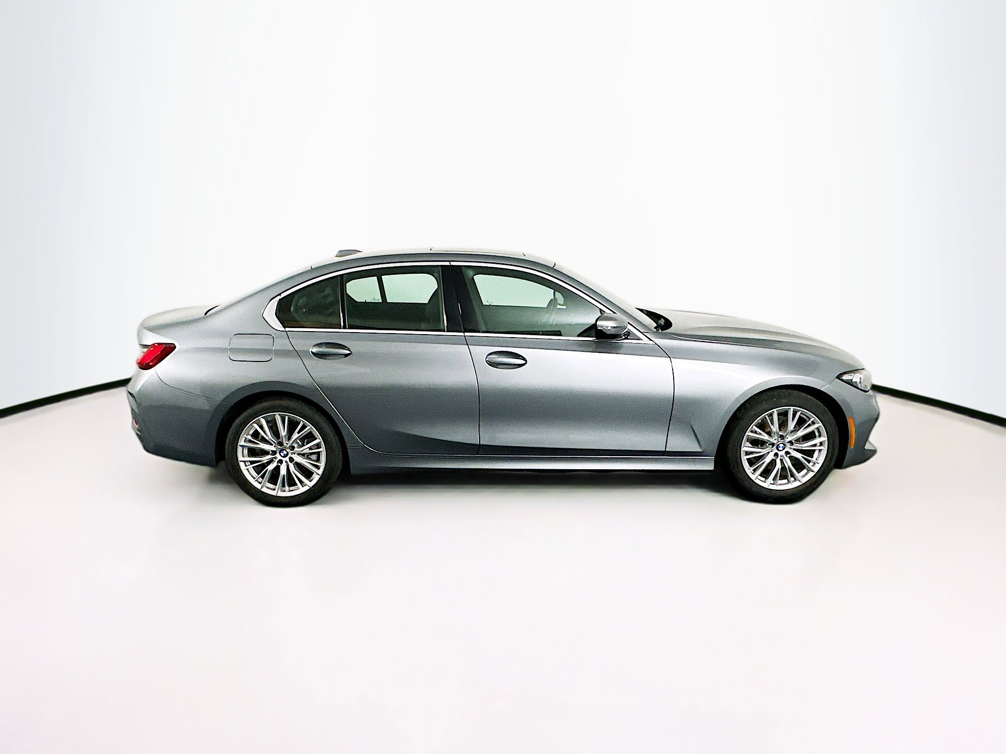 Used 2024 BMW 330i Sedan image 10
