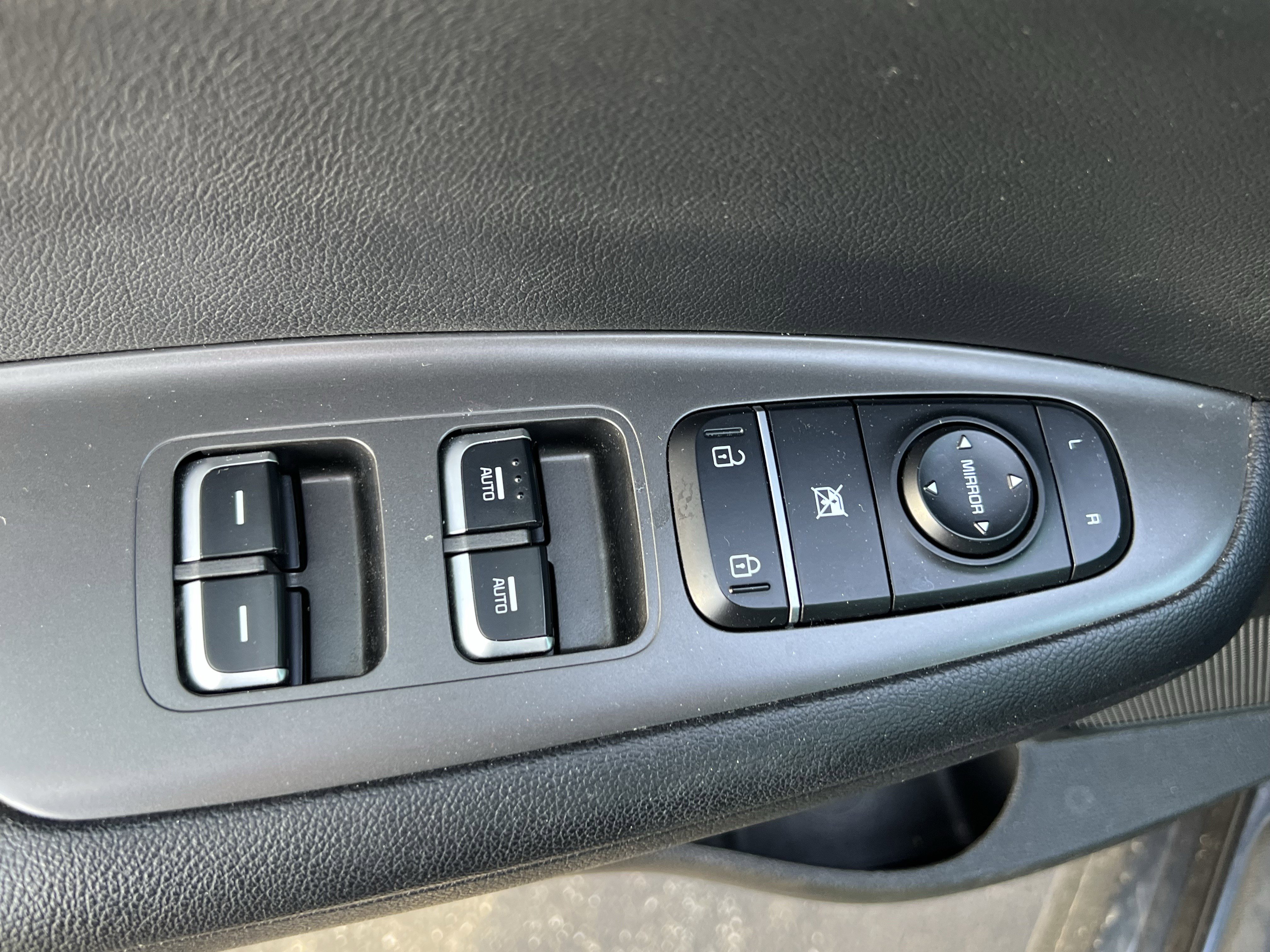 Used 2020 Kia Optima SE image 15