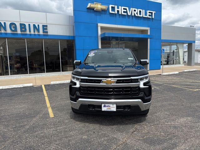 Used 2024 Chevrolet Silverado 1500 LT AWD/4WD image 2