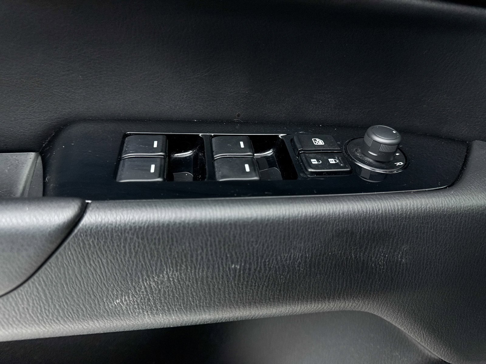 Used 2018 MAZDA CX-5 Touring image 31