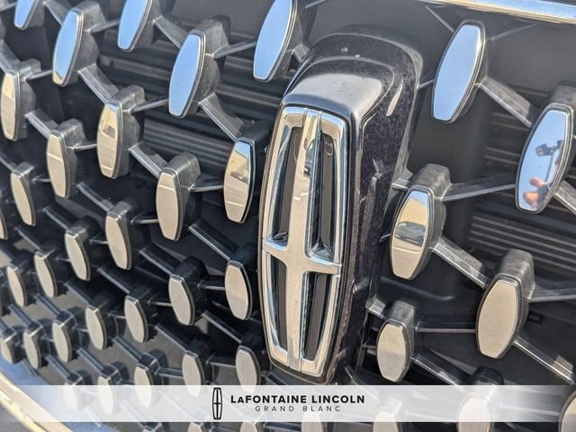 Used 2023 Lincoln Corsair Reserve w/ Towing Package AWD/4WD image 9