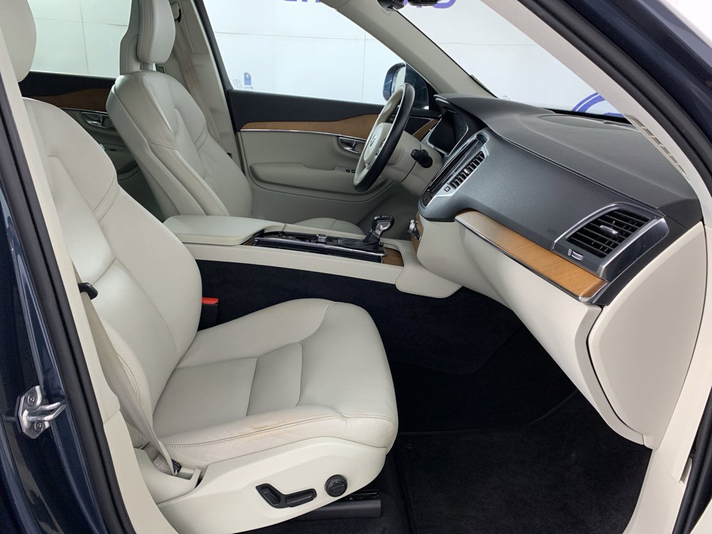 Used 2021 Volvo XC90 T6 Momentum image 43