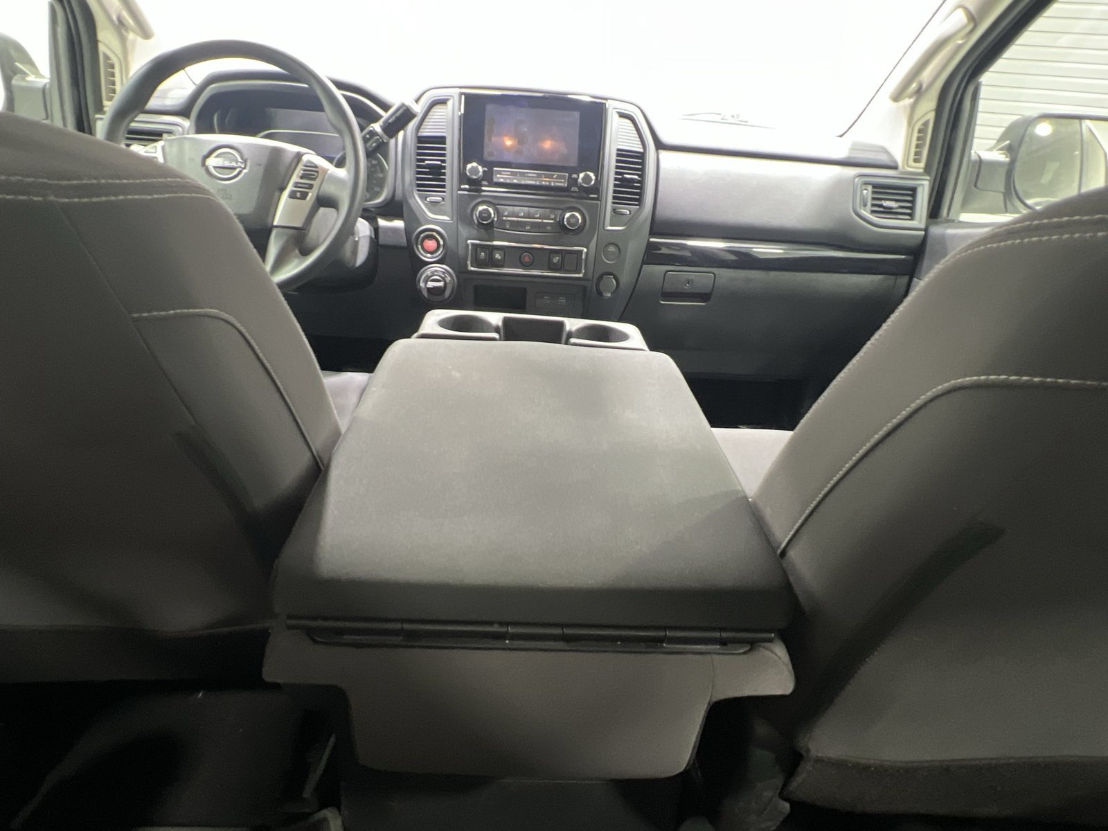 Used 2024 Nissan Titan SV AWD/4WD image 20