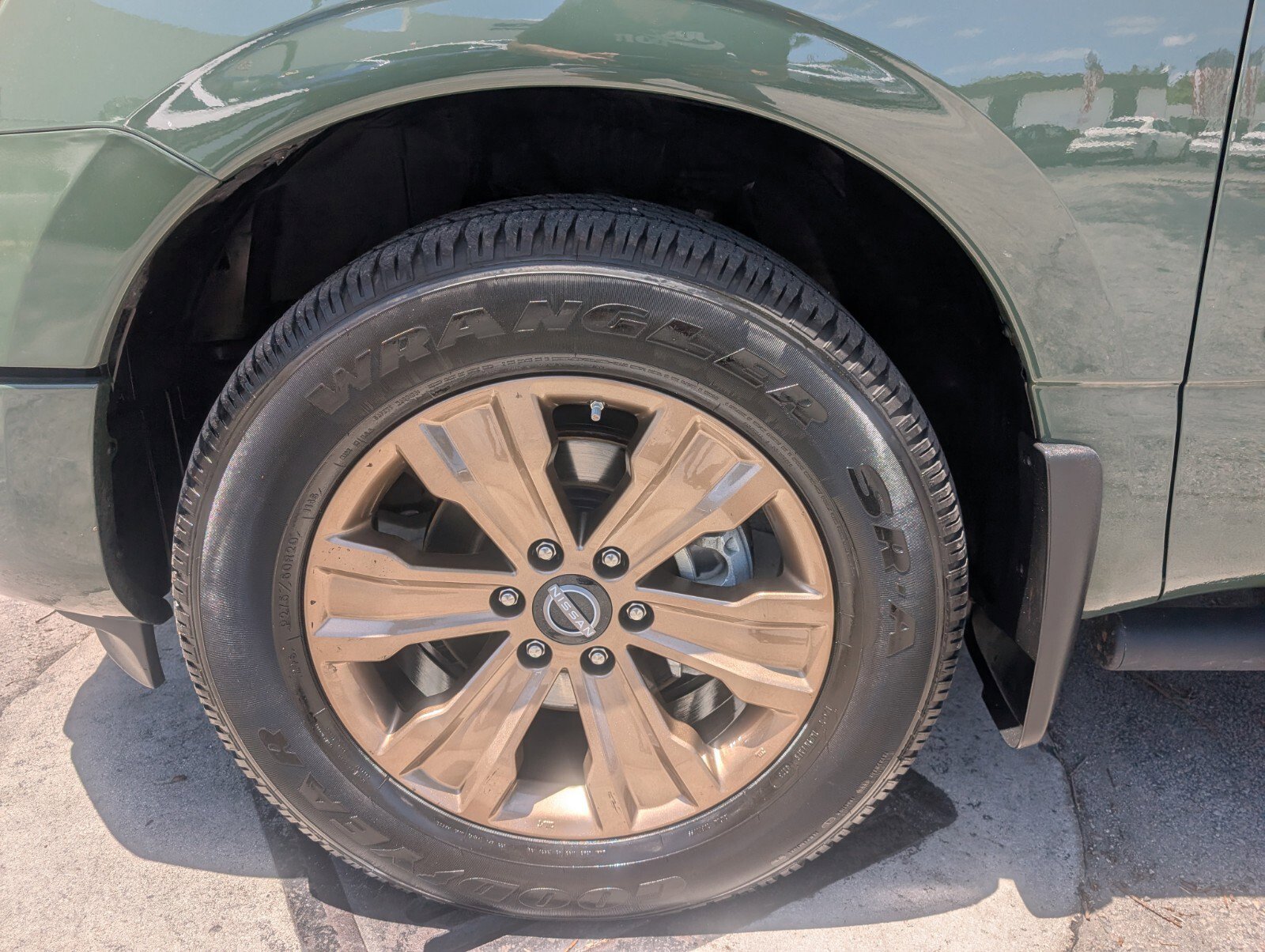 Used 2024 Nissan Titan SV w/ SV Bronze Edition Package RWD image 18