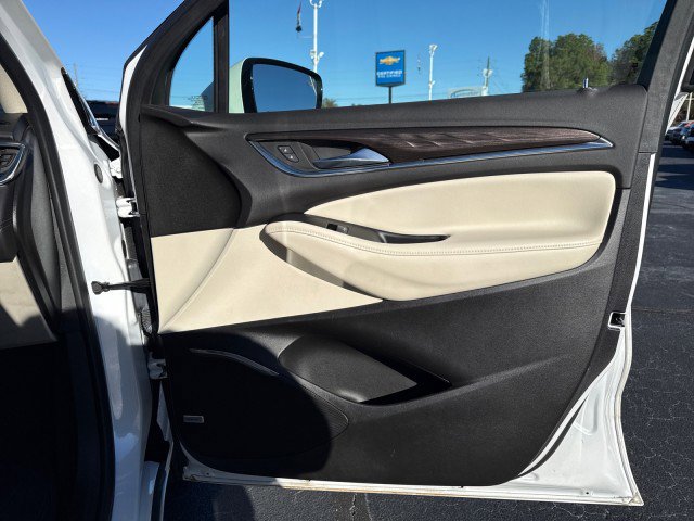 Used 2023 Buick Enclave Avenir image 13