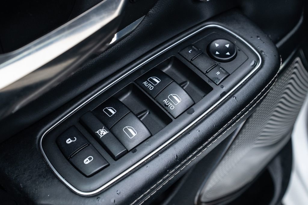 Used 2019 RAM 1500 Limited image 19