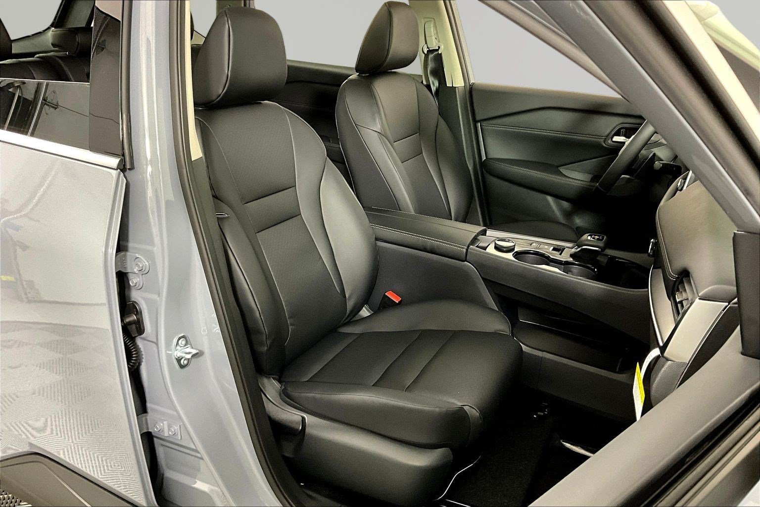 New 2026 Nissan Rogue Dark Armor AWD/4WD image 19