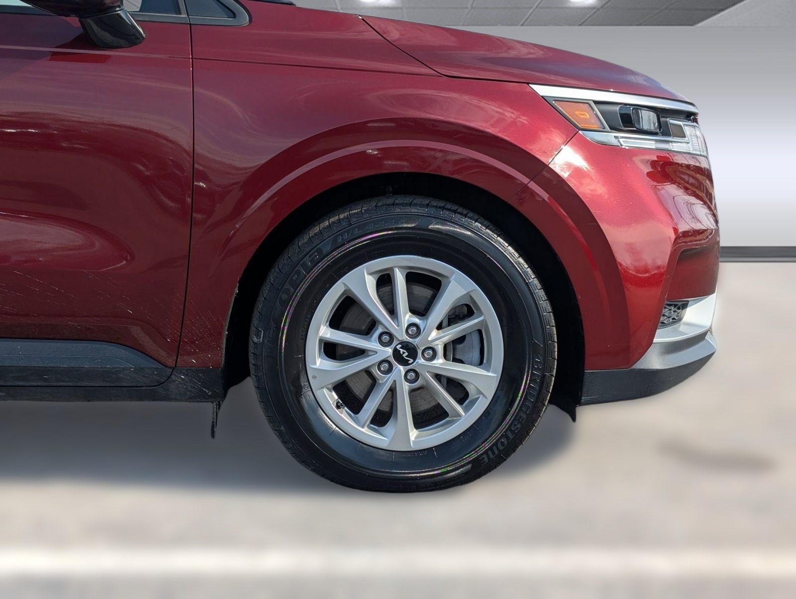 Used 2024 Kia Carnival LX image 12