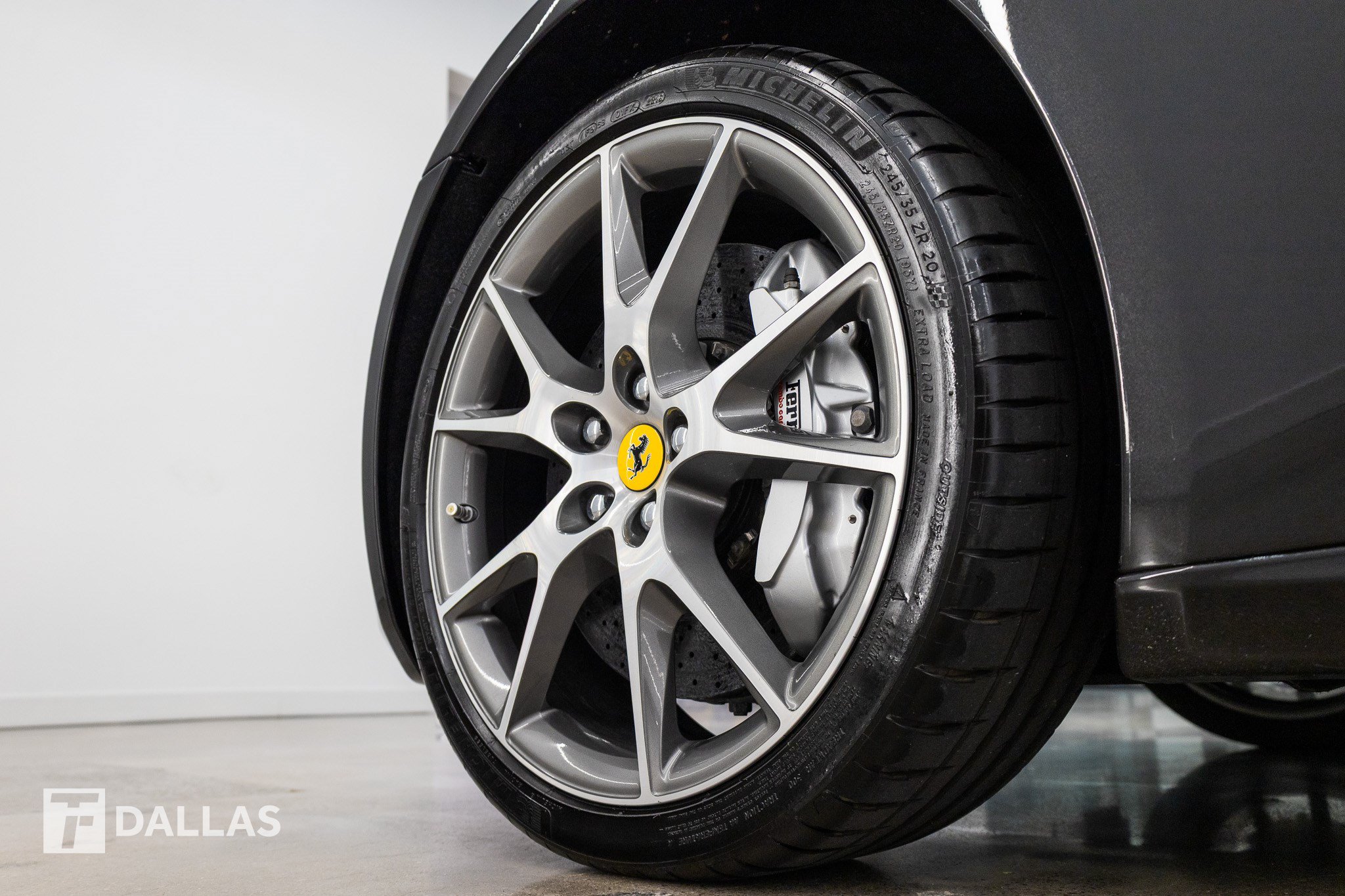 Used 2011 Ferrari California RWD image 21