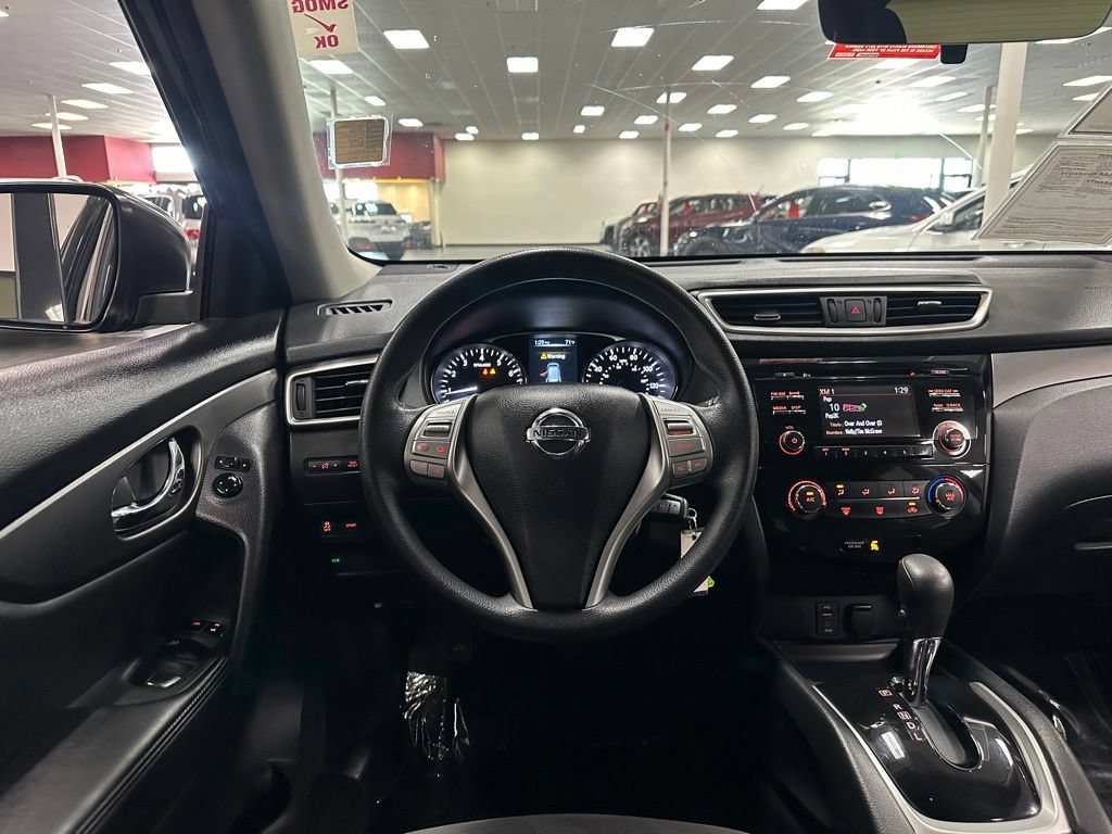 Used 2016 Nissan Rogue S w/ Appearance Package FWD image 23