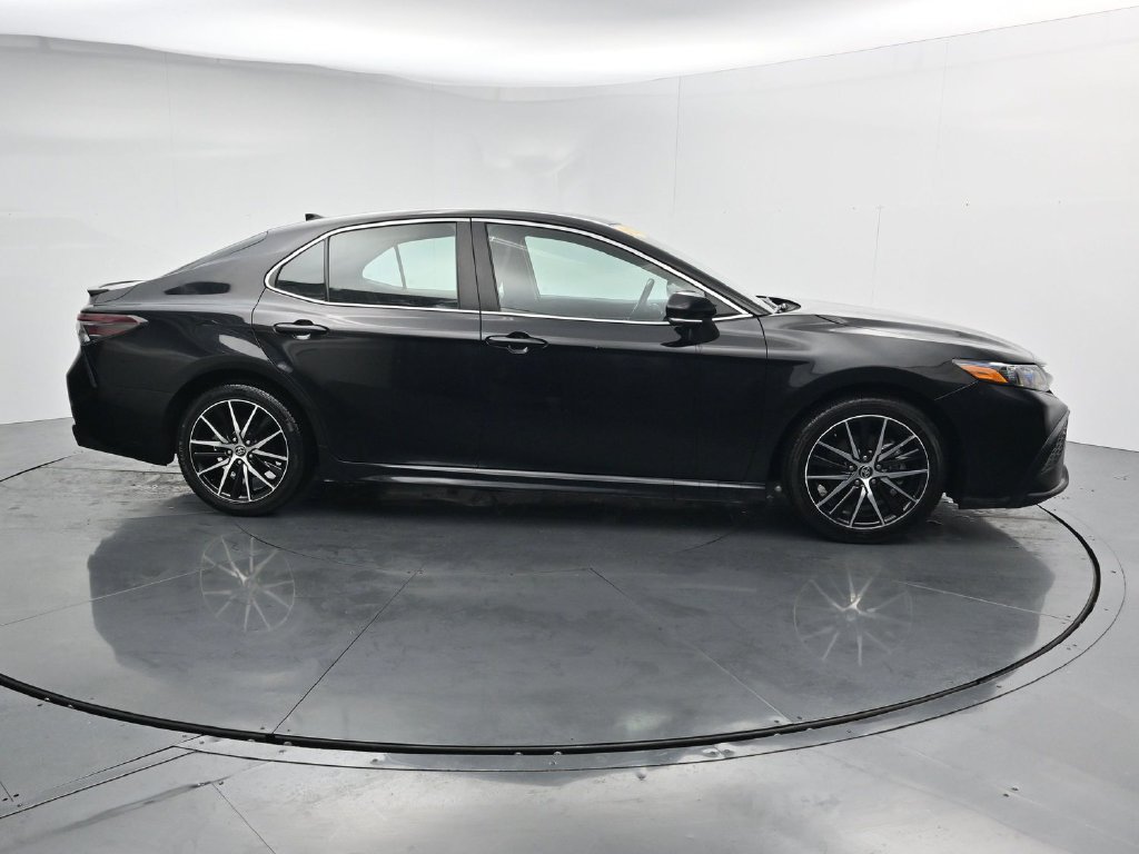 Used 2024 Toyota Camry SE FWD image 9