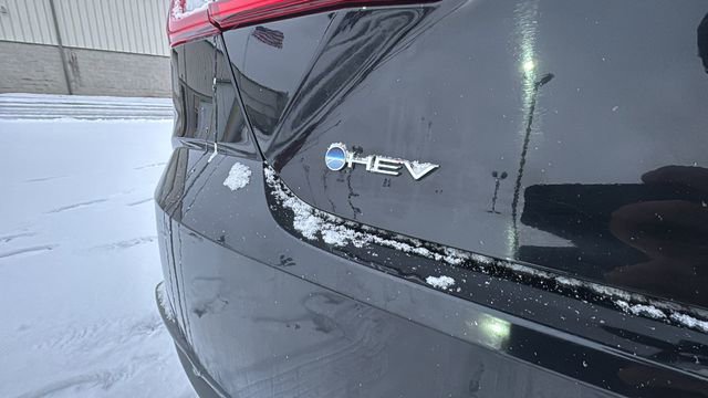 Used 2025 Toyota Camry SE image 35