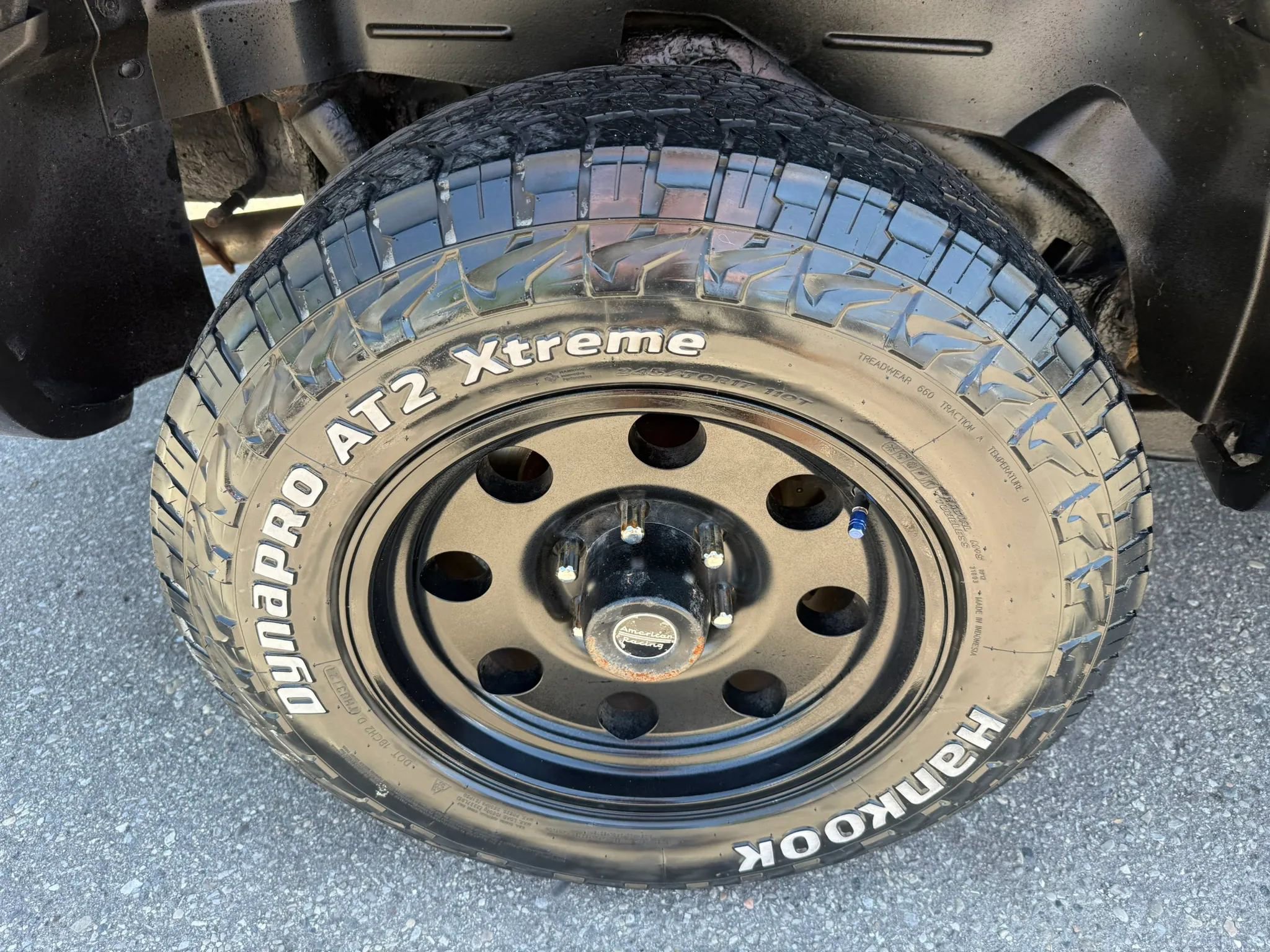 Used 2005 Chevrolet Avalanche Z71 w/ Preferred Equipment Group AWD/4WD image 11