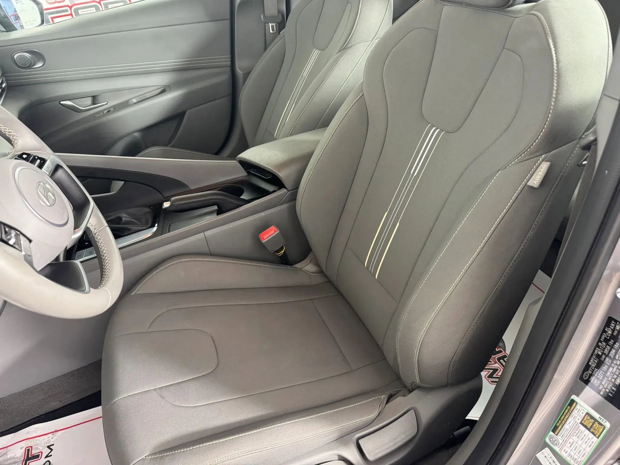 Used 2025 Hyundai Elantra Sport FWD image 32