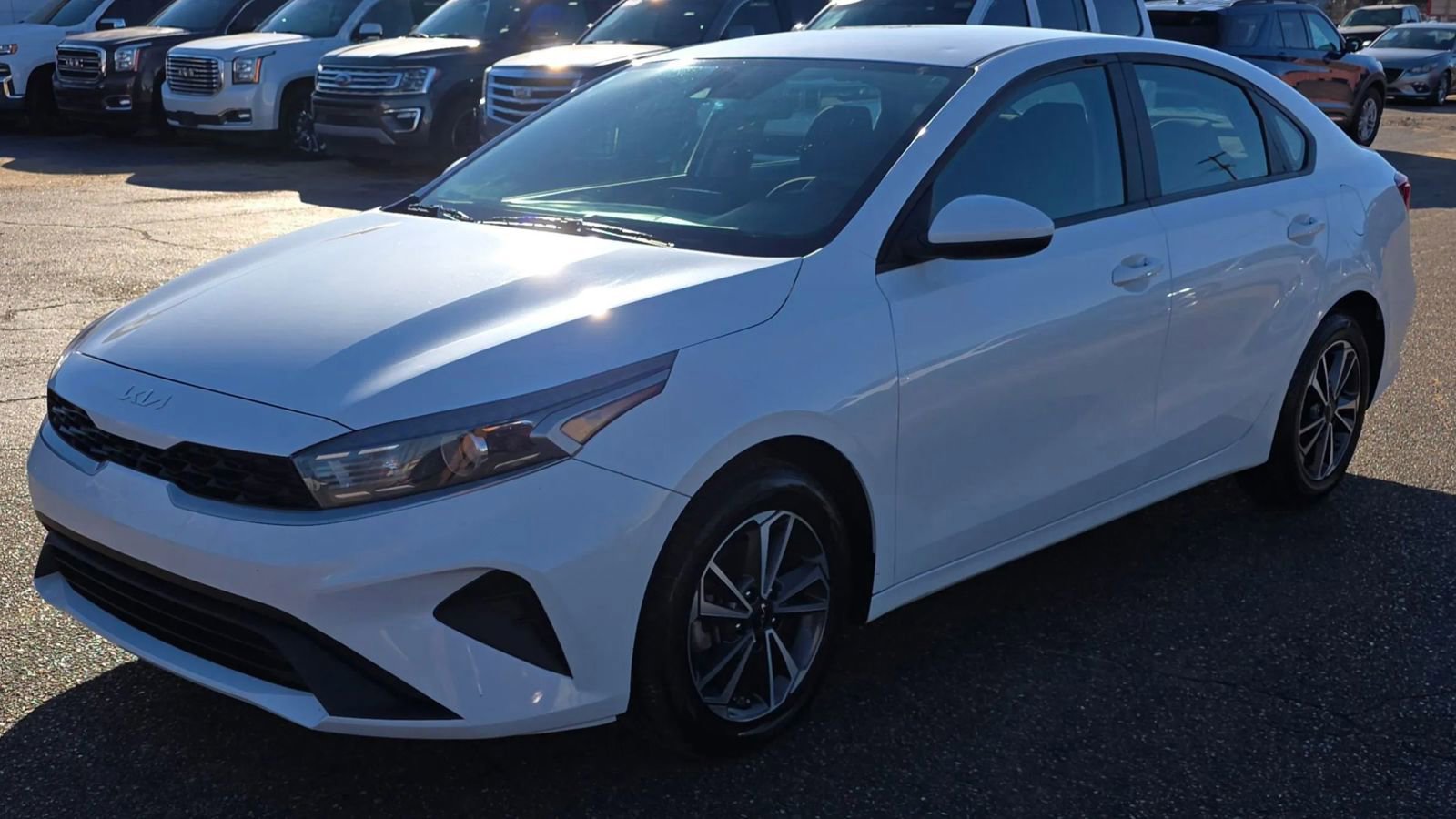 Used 2024 Kia Forte LXS FWD image 7