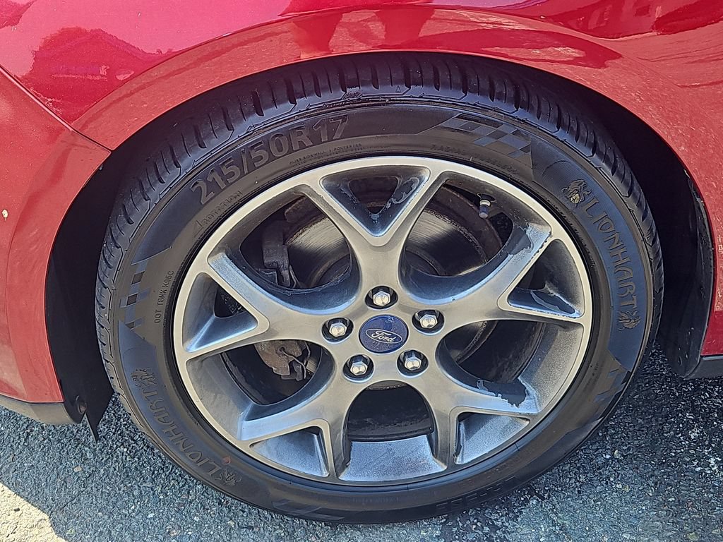 Used 2014 Ford Focus SE w/ Equipment Group 201A FWD image 7