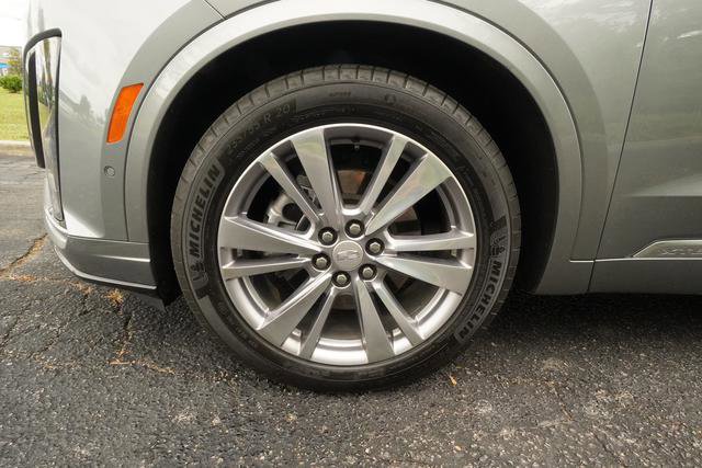 Used 2024 Cadillac XT6 Premium Luxury w/ Technology Package FWD image 40