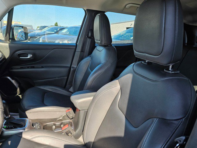 Used 2018 Jeep Renegade Limited image 25