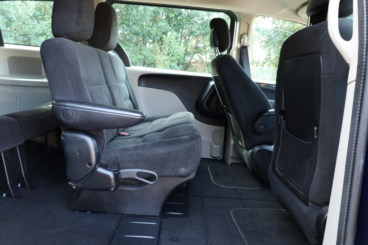 Used 2016 Dodge Grand Caravan American Value Package image 14