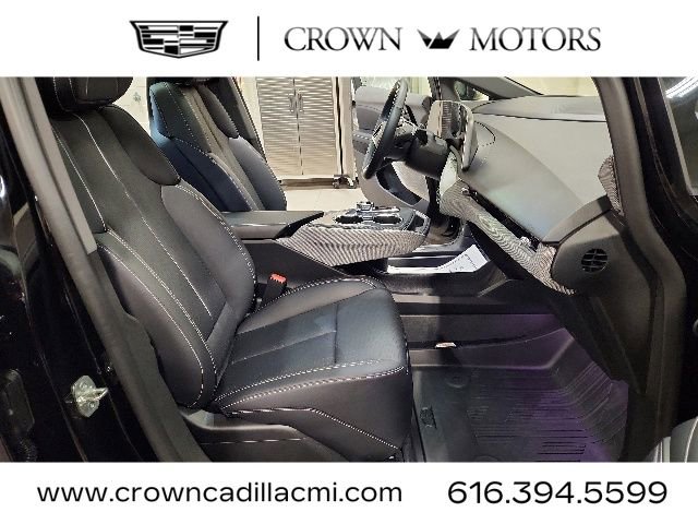 Used 2025 Cadillac Optiq Luxury 2 w/ LPO, Floor Liner Package AWD/4WD image 32