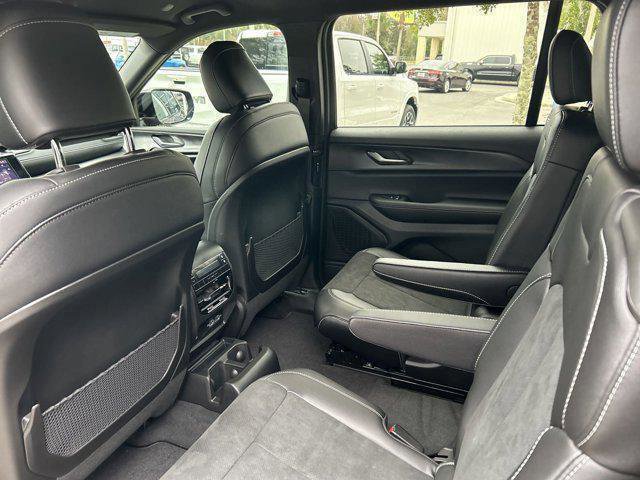 New 2025 Jeep Grand Cherokee L Laredo image 44