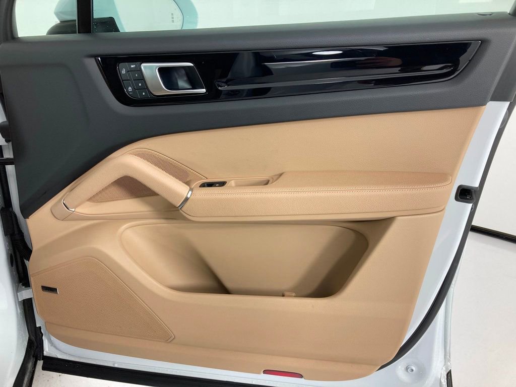 Certified 2023 Porsche Cayenne image 20