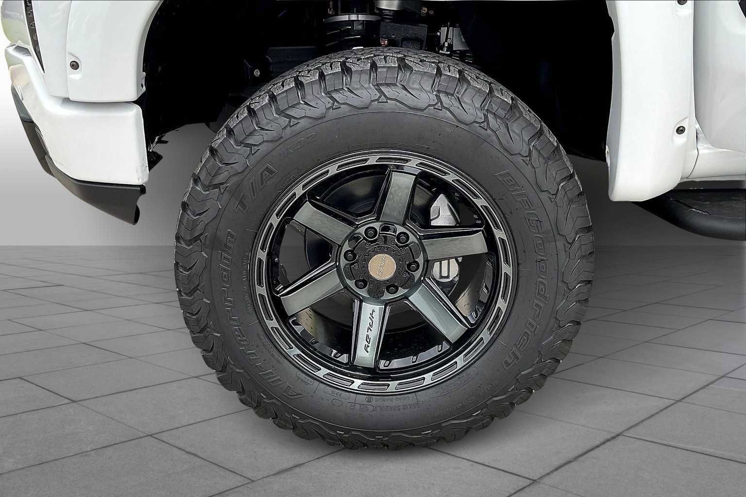 New 2025 GMC Sierra 1500 AT4 w/ AT4 Premium Package image 9