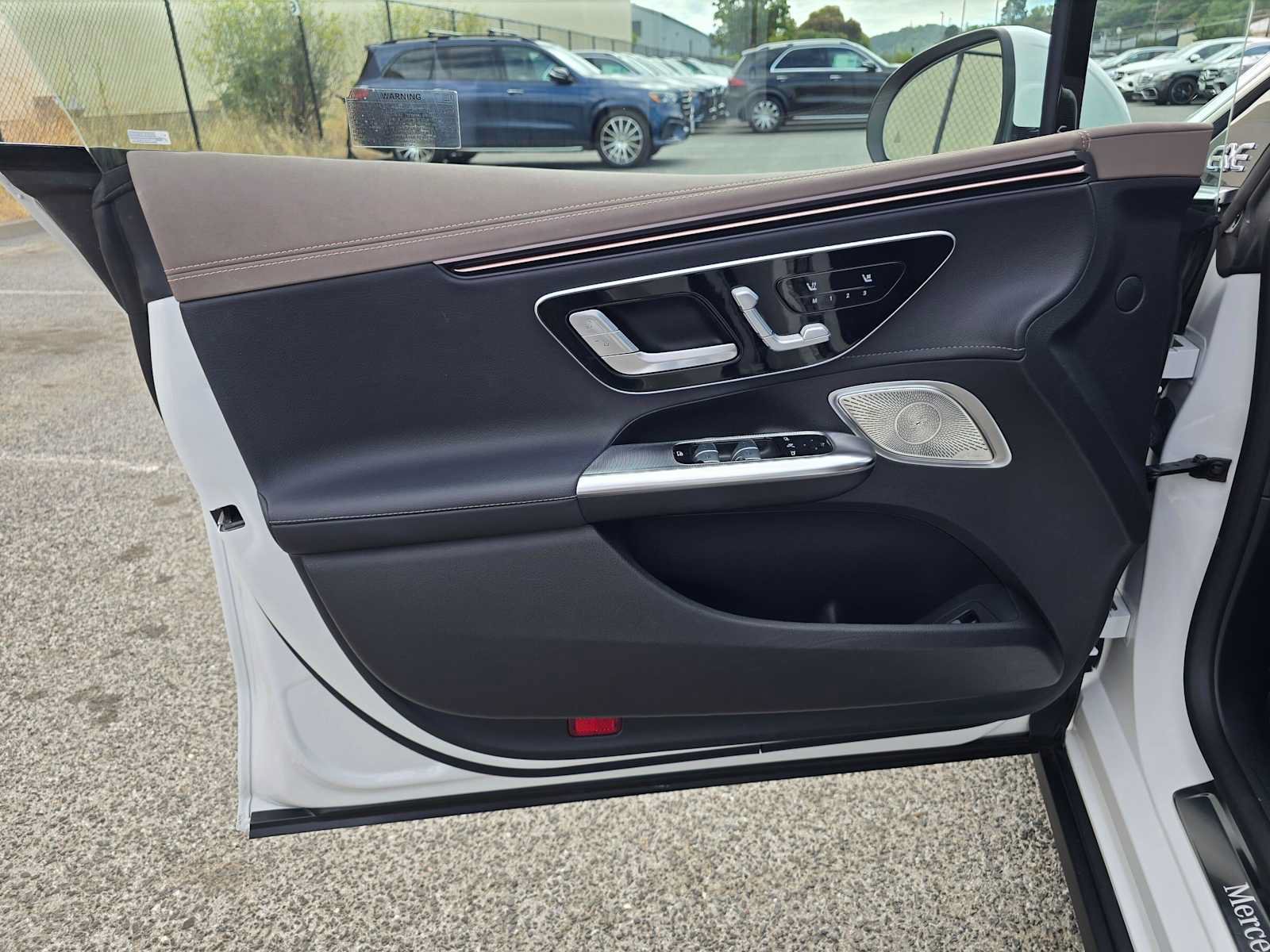 Used 2023 Mercedes-Benz EQE 500 4MATIC Sedan image 19