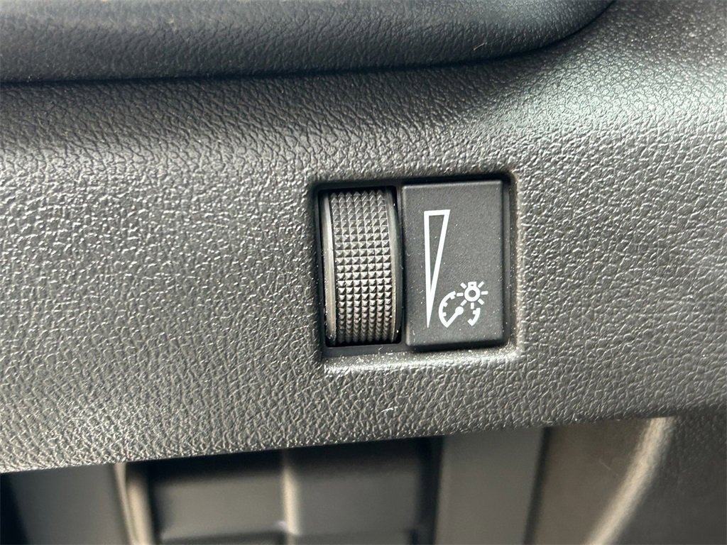 Used 2024 GMC Canyon Elevation w/ Convenience Package image 29