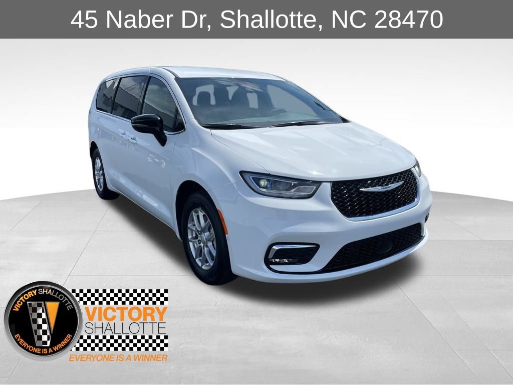 New 2026 Chrysler Pacifica Select video 1