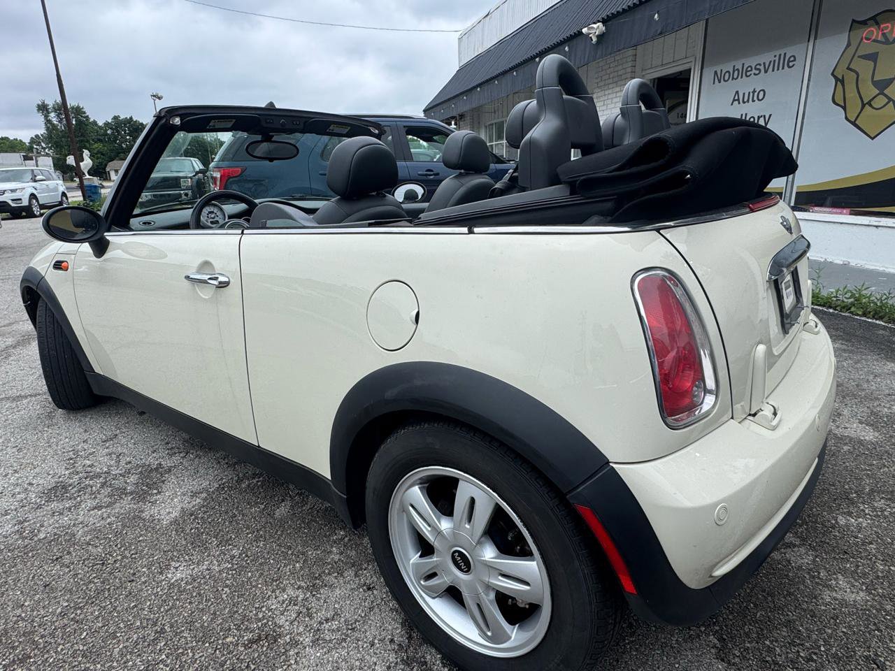 Used 2007 MINI Cooper Convertible FWD image 4