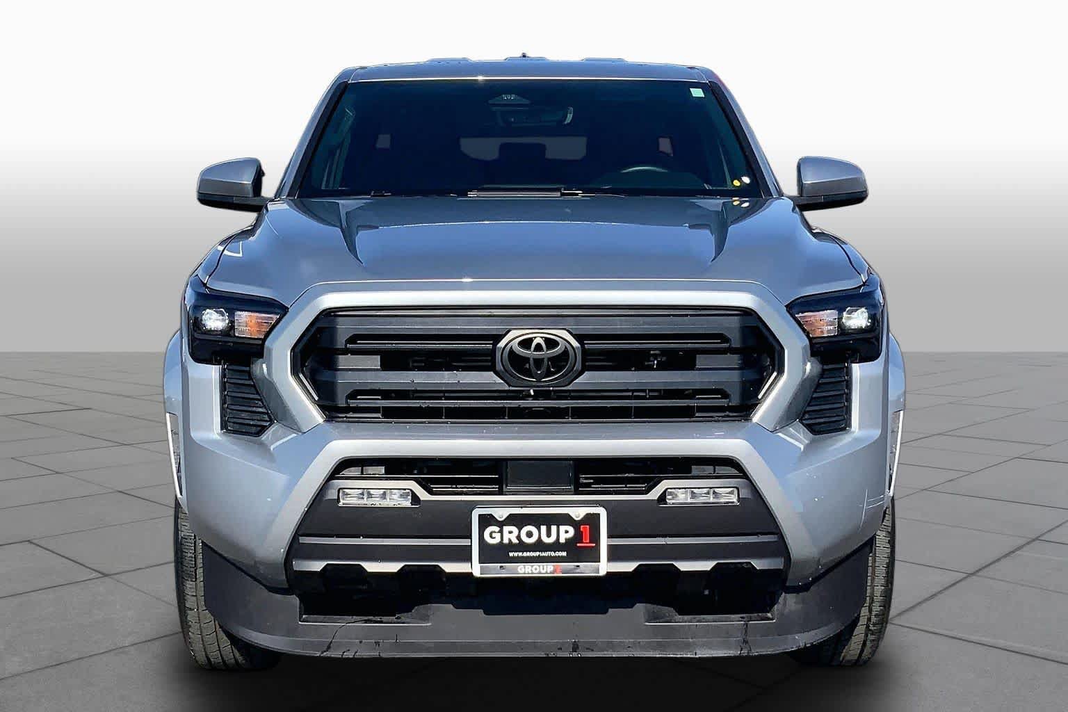 Used 2025 Toyota Tacoma SR5 AWD/4WD image 4