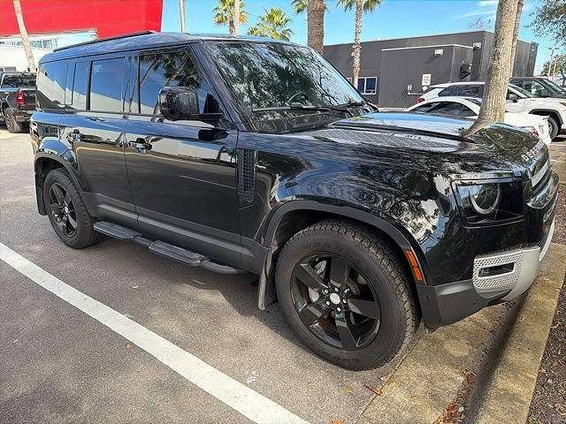 Used 2025 Land Rover Defender 110 S image 6