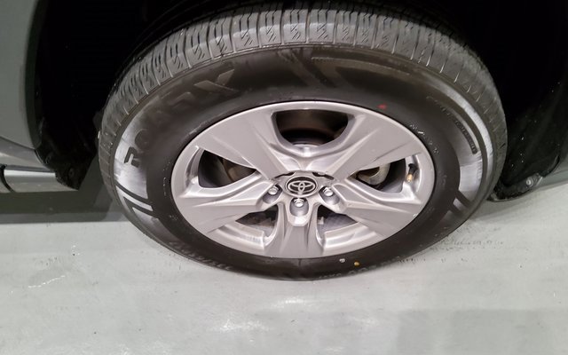 Used 2024 Toyota RAV4 XLE image 38