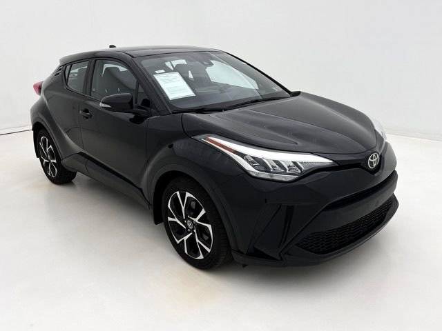 Used 2020 Toyota C-HR XLE FWD video 2