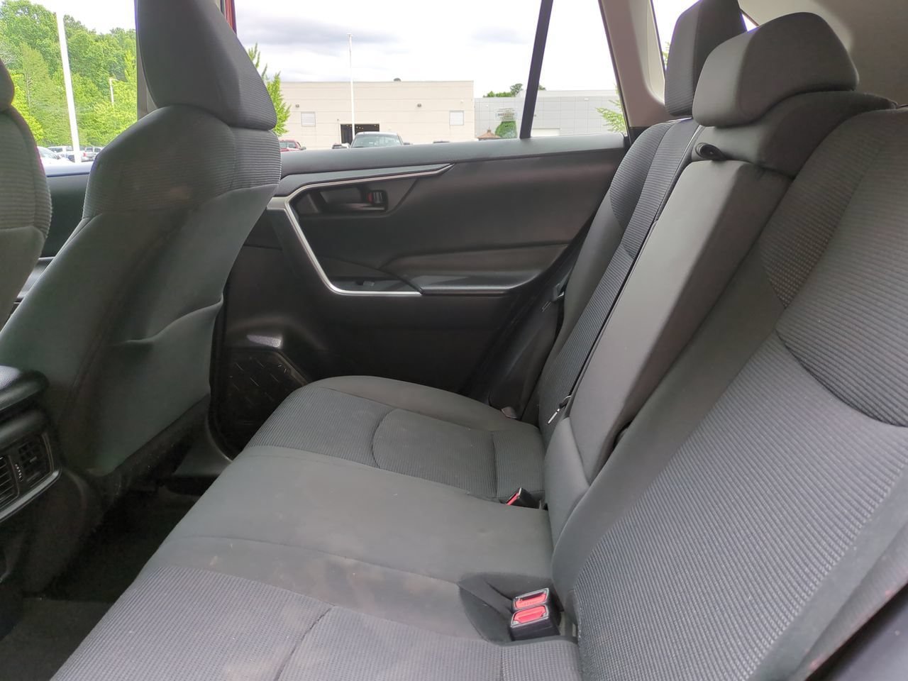 Used 2022 Toyota RAV4 LE FWD image 14