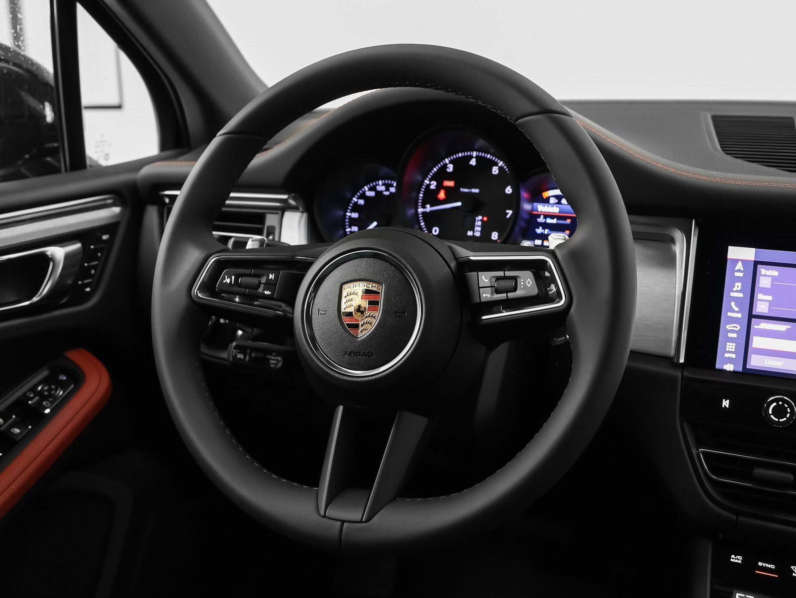 Used 2025 Porsche Macan image 30